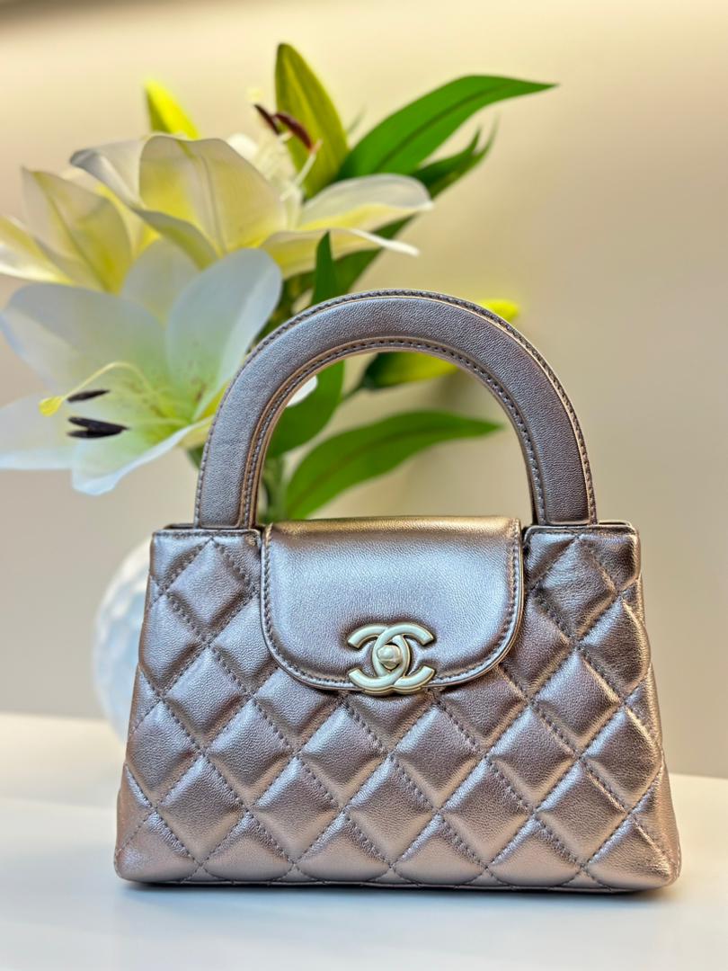 Kelly top handle bag